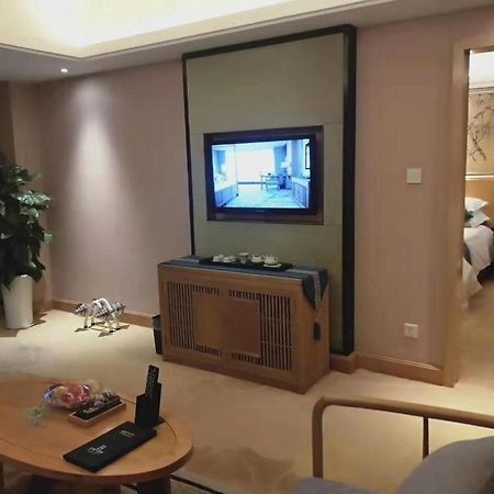 Feicheng Blossom Hotel Exterior photo